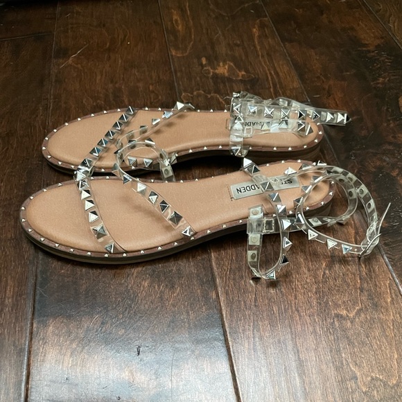 SOLD!!! Steve Madden Travel Sandals - Picture 3 of 9